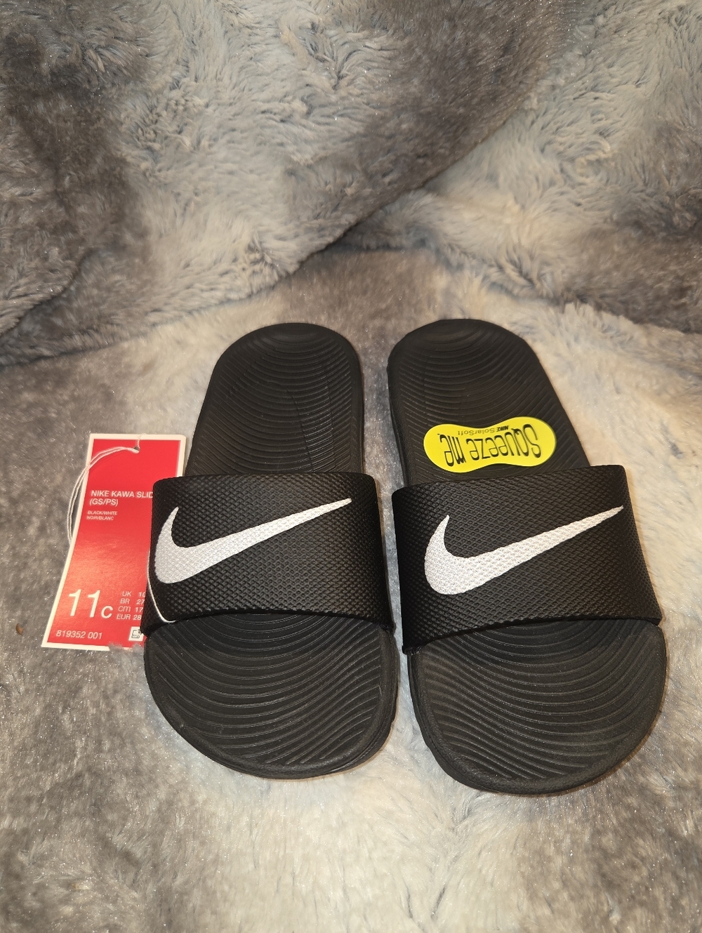 NWT Kids Nike Black Slides